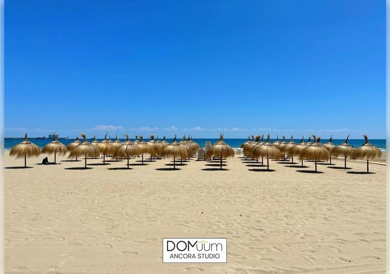 Domuum Holidays - Ancora Studio La Pineda 0*,  Spain